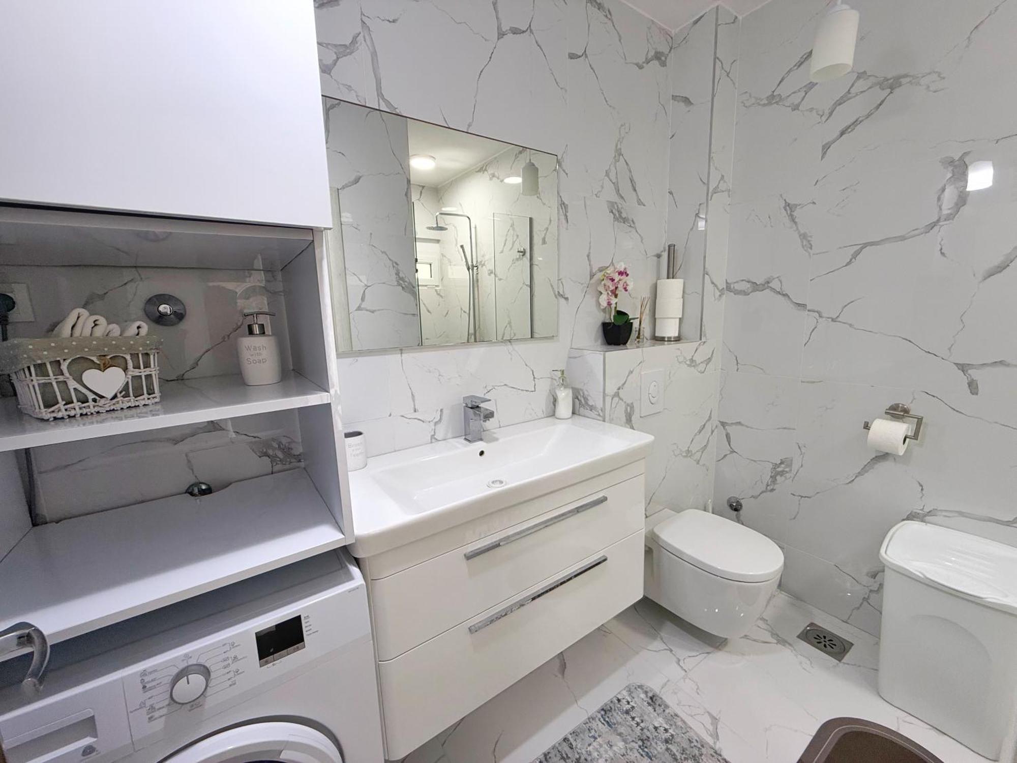 Apartmani Avanti Becici Exteriér fotografie